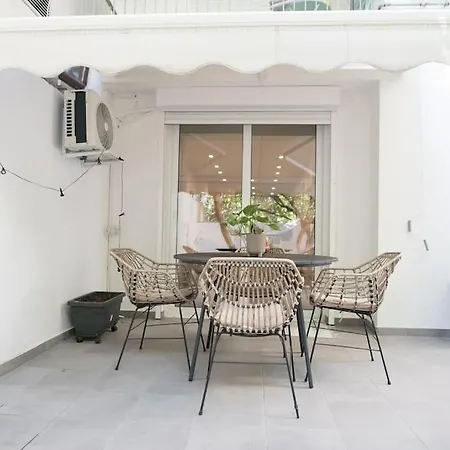 Luxury With Garden Next To Acropolis Apartment Athens
