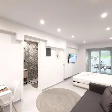 Apartment Luxury With Garden Next To Acropolis